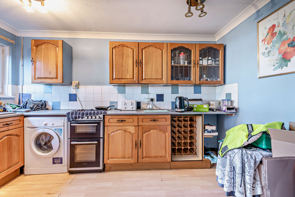 Bishopsfield Road, Fareham, Hampshire, PO14 - View 3