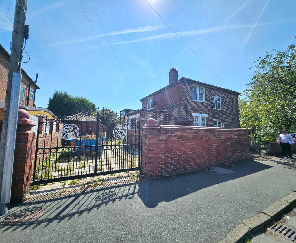 House in Stockport - View 3