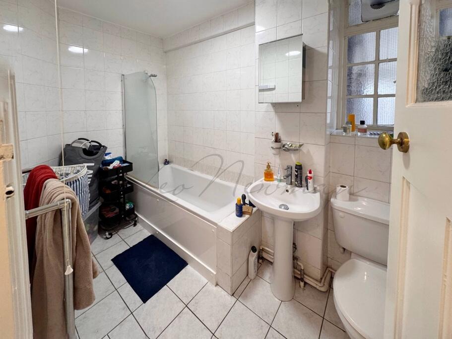 Apartment in London - View 5