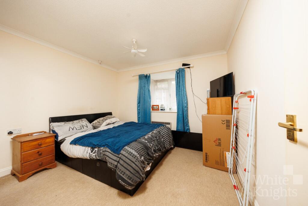 Southglade, Whitley Wood Road, Reading, Berkshire, RG2 8JS photo 4
