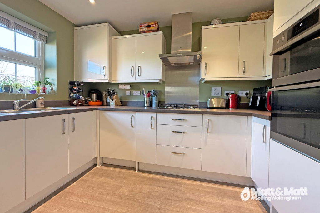 House in Wokingham - View 3