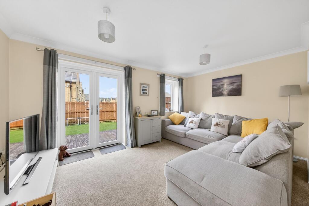 Greenlea Court, Huddersfield, HD5 photo 2