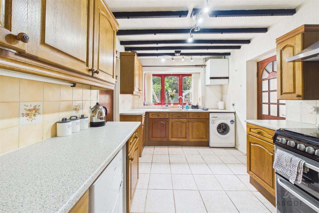 House in Stoke-on-Trent - View 4
