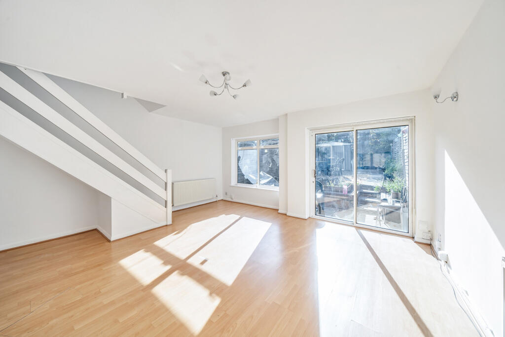 House in London - View 2