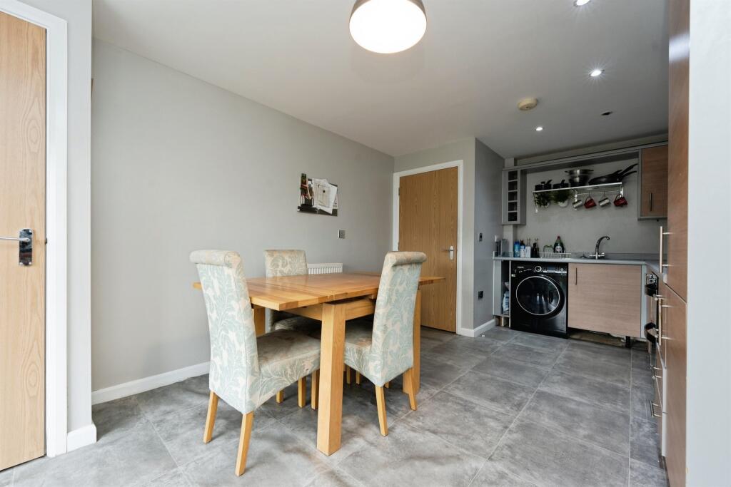 Apartment in Watford, Holywell Estate - View 5