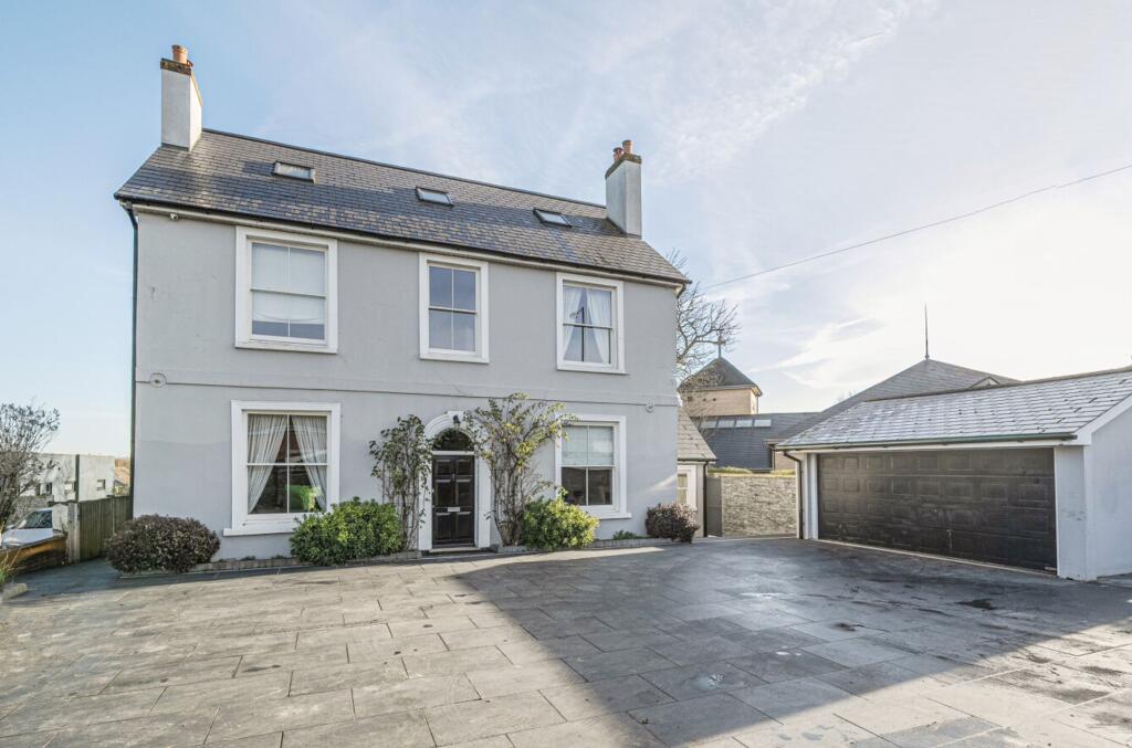 Main image of property: London Road, Waterlooville, PO7