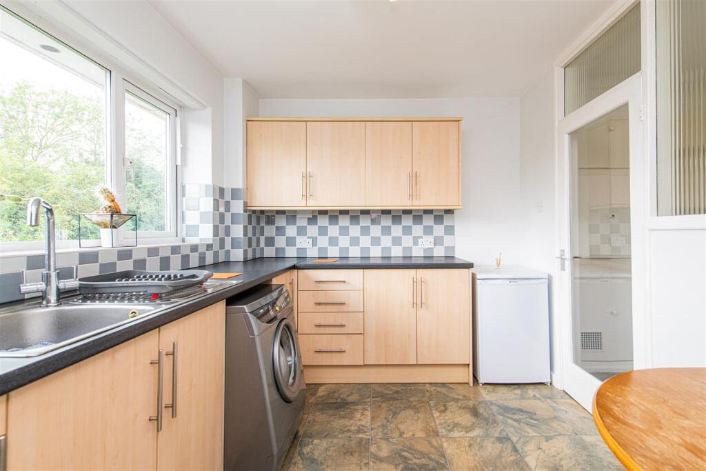 Apartment in Kettering, Leisure Village - View 5