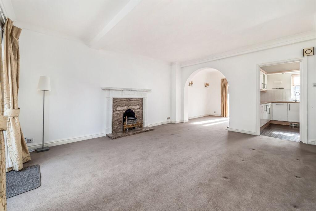 Castlegate Mews, Prestbury, SK10 photo 4