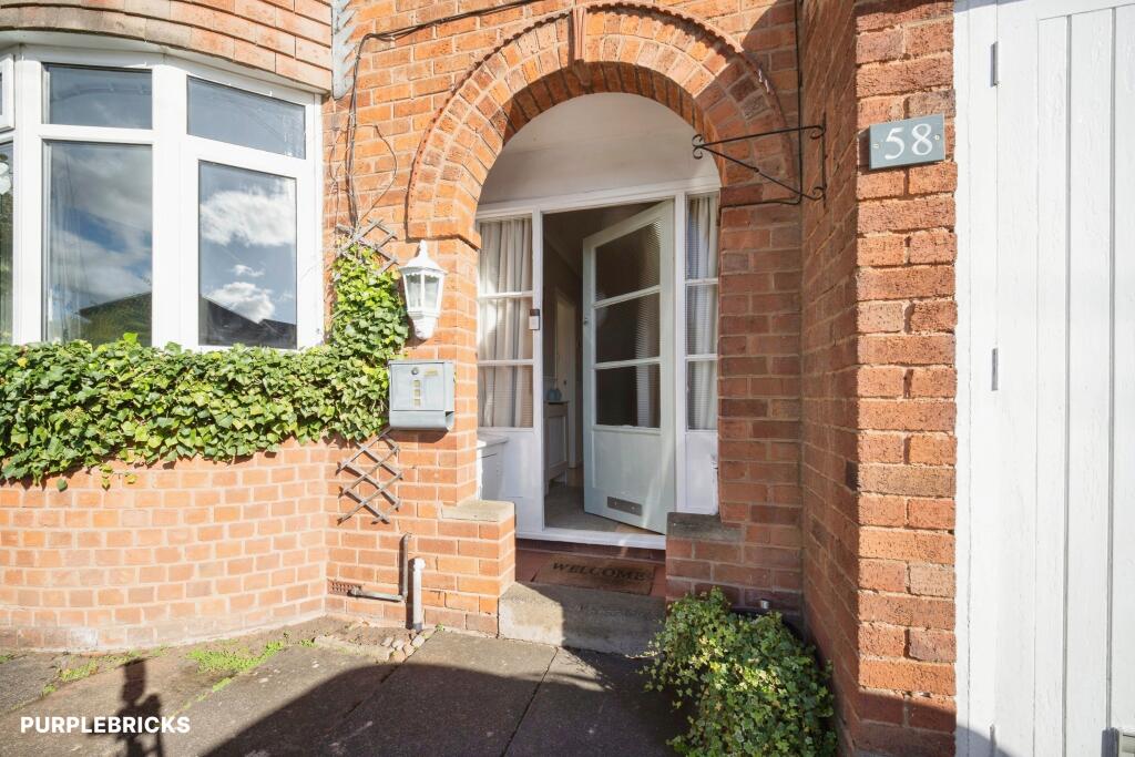 House in South Staffordshire, Wombourne - View 5