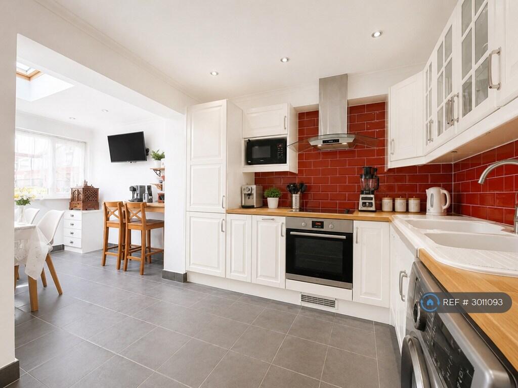House in Southall - View 5