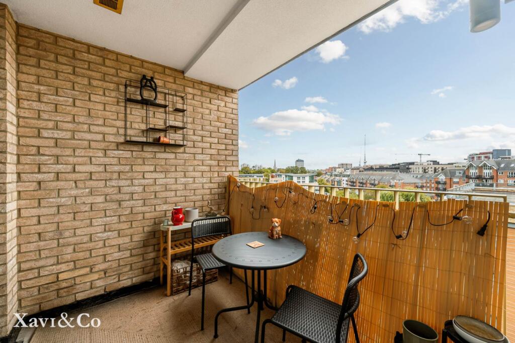 Apartment in Twickenham - More