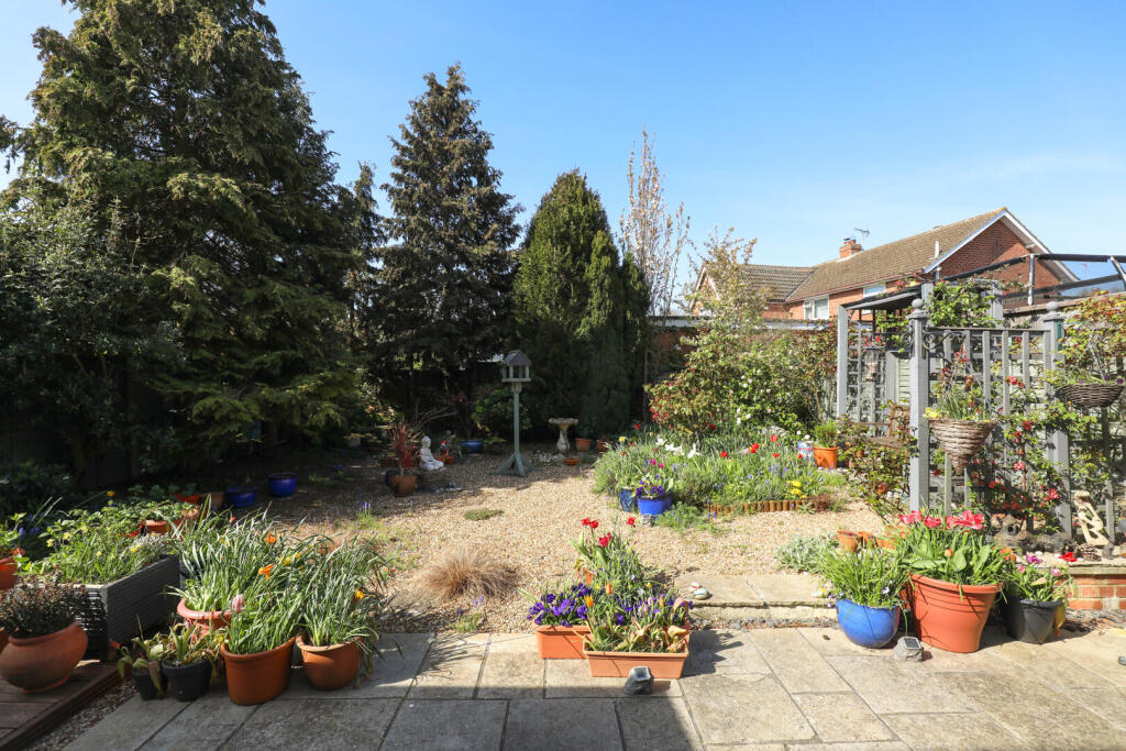 Finch Drive, Barton Seagrave, Kettering photo 2