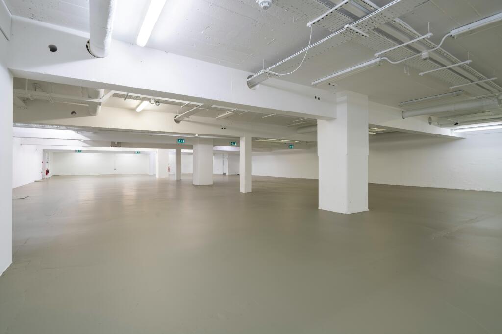 MC4417-4610-HR.jpg