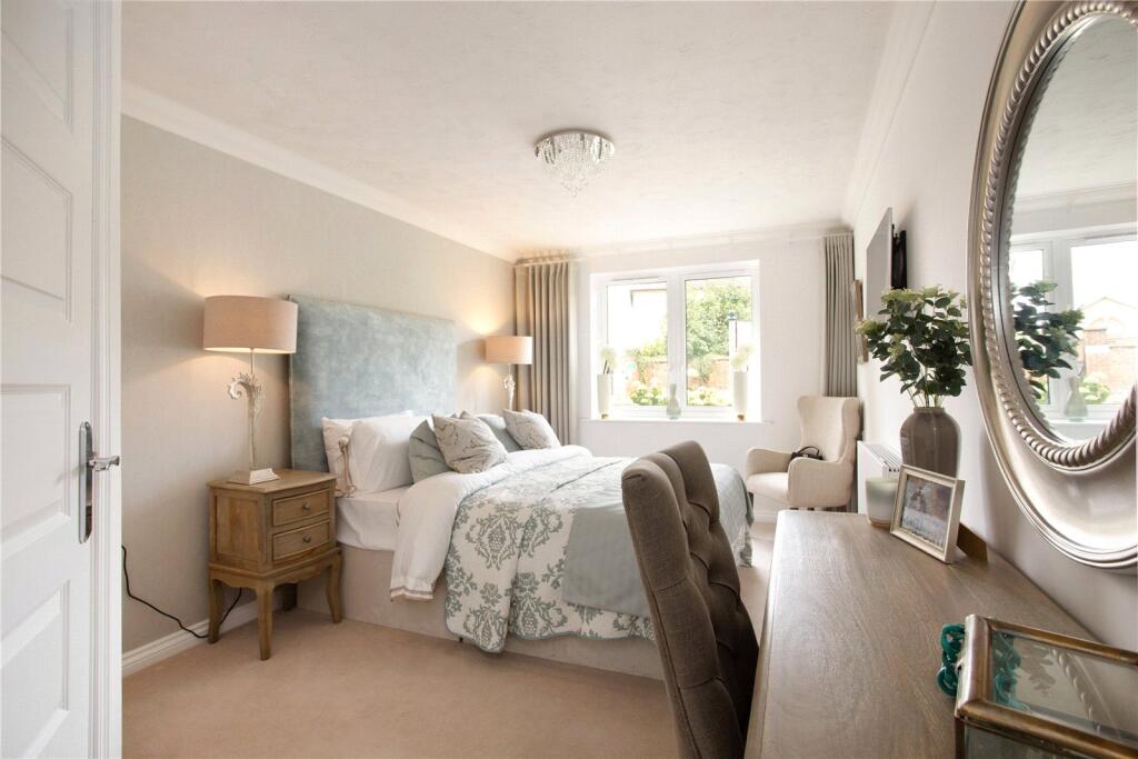 2-bed flat on Dovehouse Lodge, Wratten Road, Hitchin, SG5, £510,950