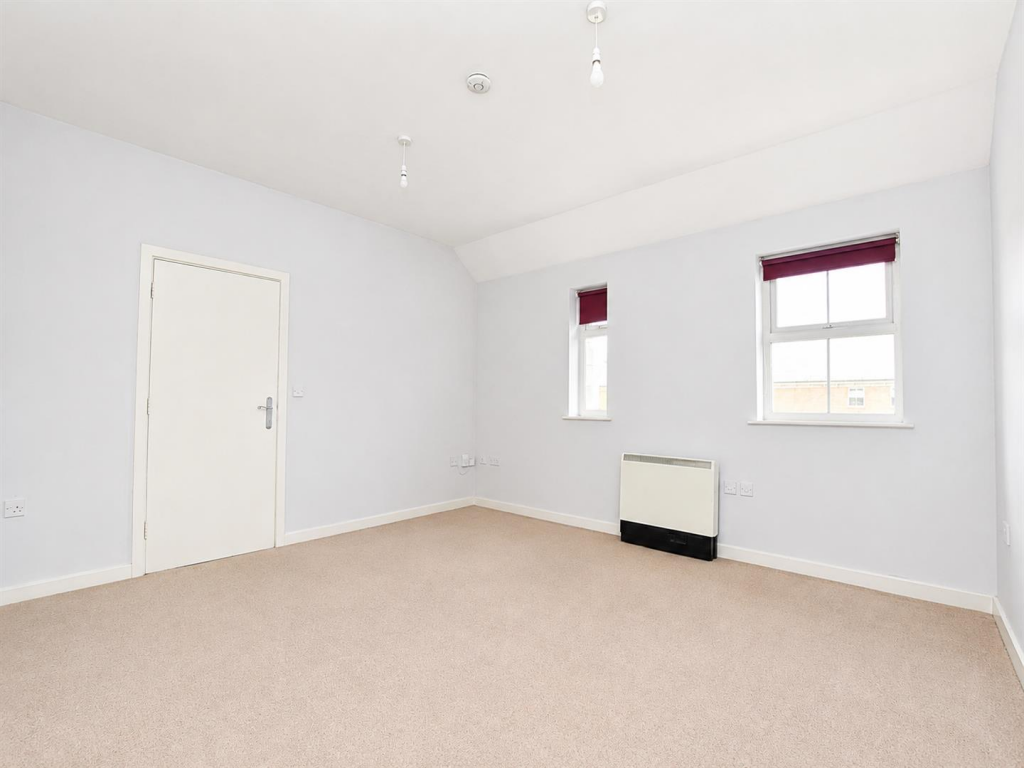 Apartment in Luton - More