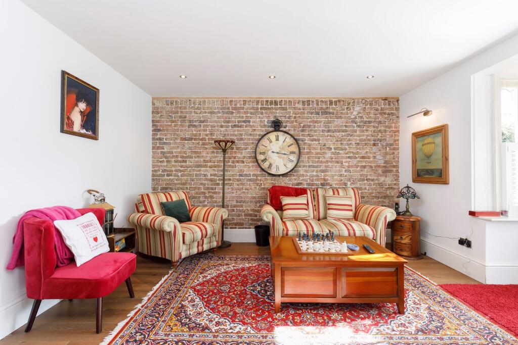 House in Redhill - View 5