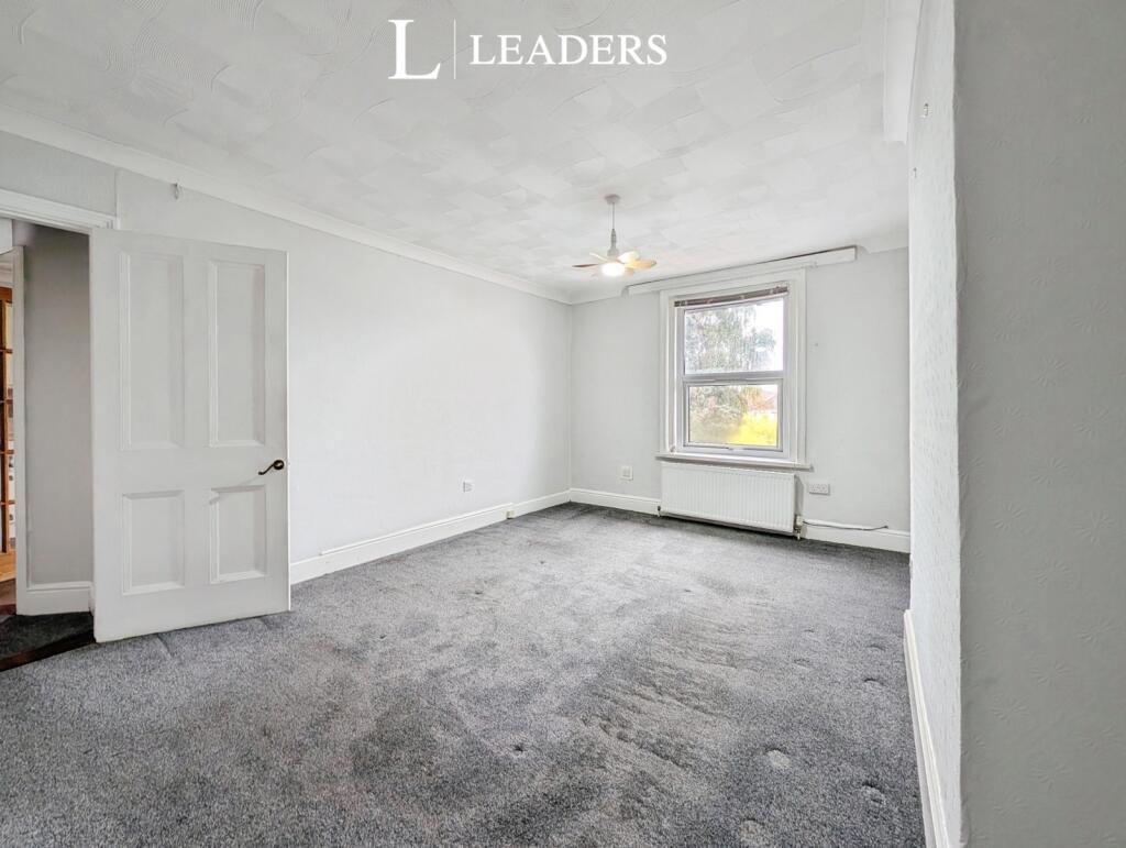 Apartment in Southampton, St James - More