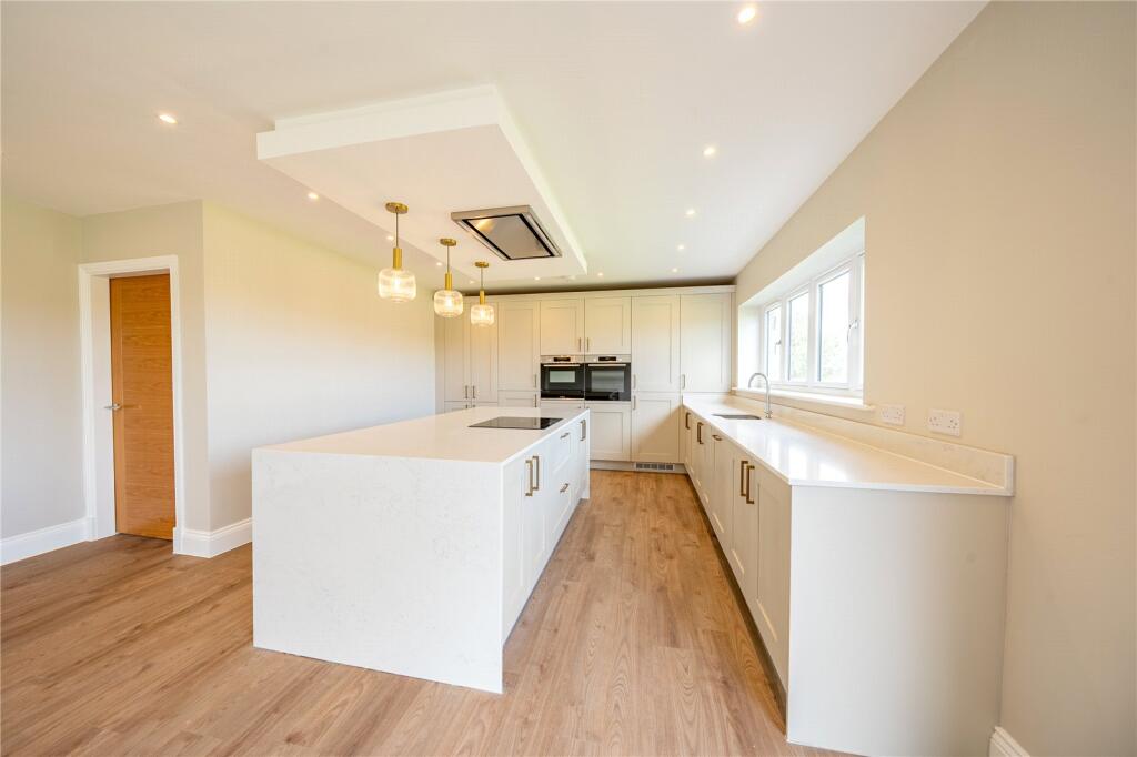 The Nook, Tingley, Wakefield, West Yorkshire photo 3