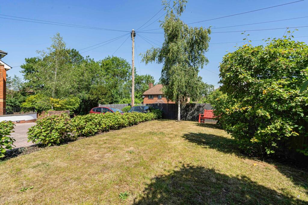 Apartment in Waverley, Upper Bourne, Farnham - View 4