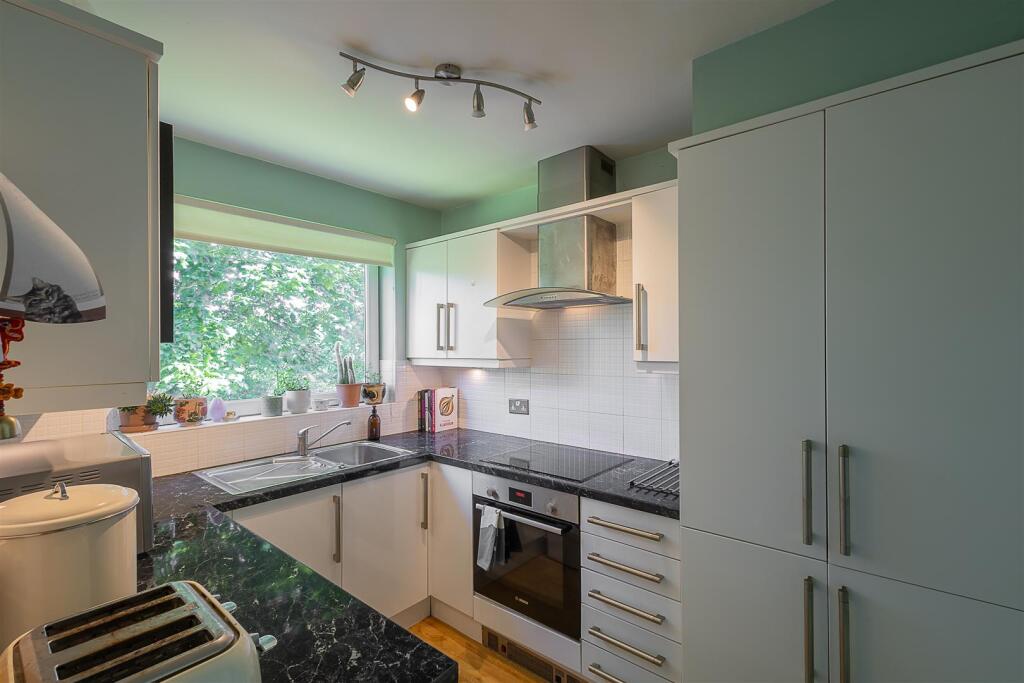 Chandler Court, Adderstone Crescent, Jesmond photo 4
