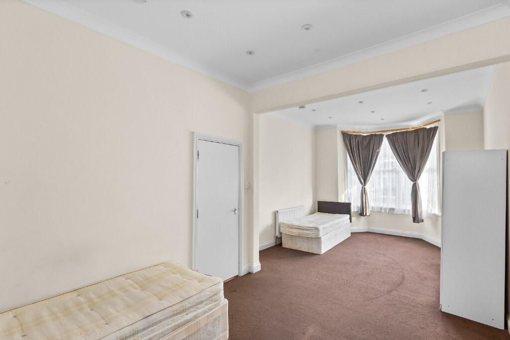 Forest Road, London, E7 photo 2