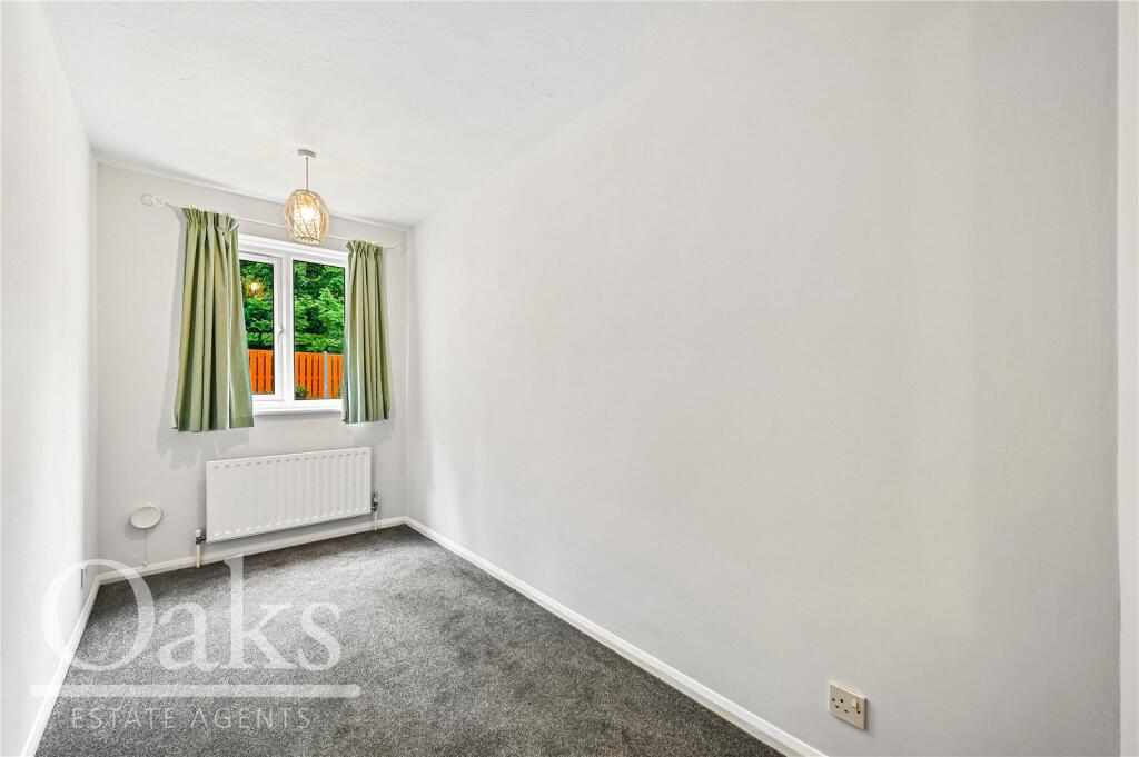 Apartment in Croydon - More