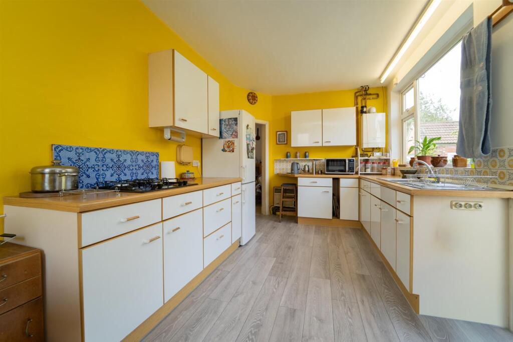 Manor Drive, Chorlton photo 4