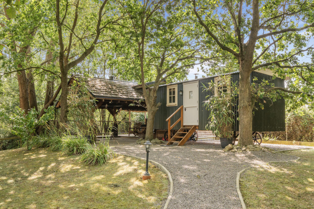 House in Runnymede, Stroude - View 2