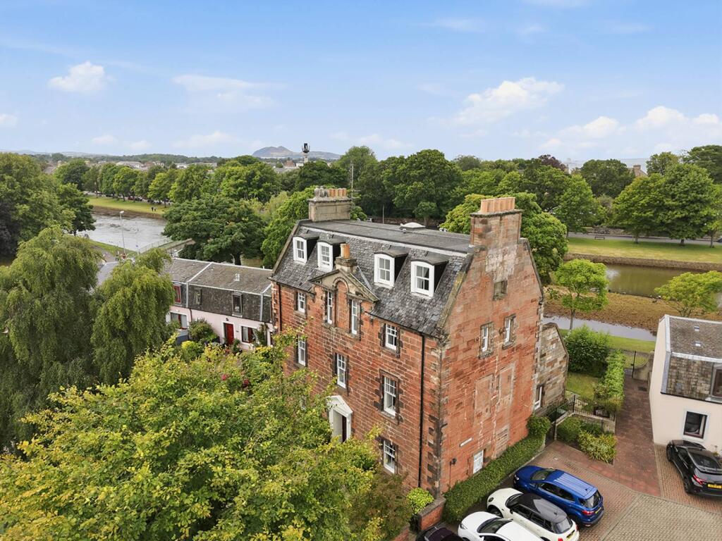 Main image of property: 113 Millhill, Musselburgh, EH21 7RP
