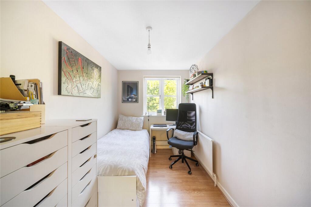 Apartment in London - More