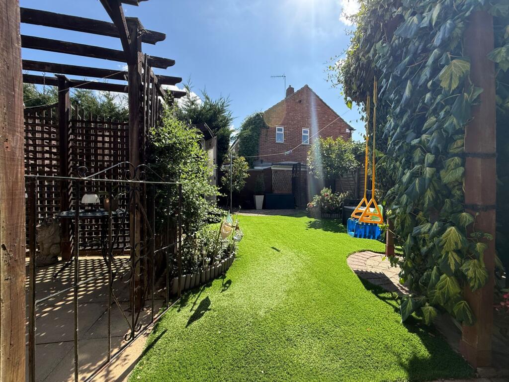 House in Luton - View 3