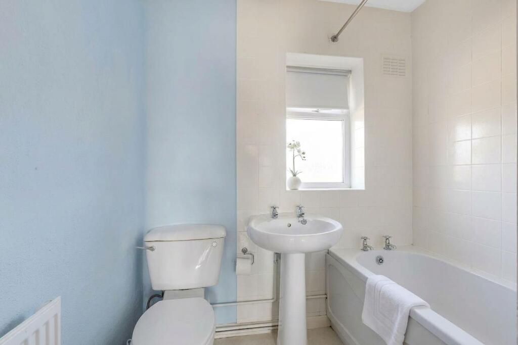 Apartment in Nottingham, Redhill - View 5