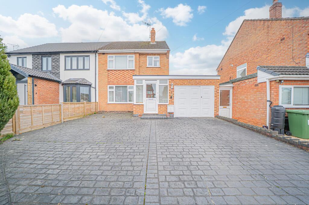 Main image of property: Poplar Road, Dorridge, B93