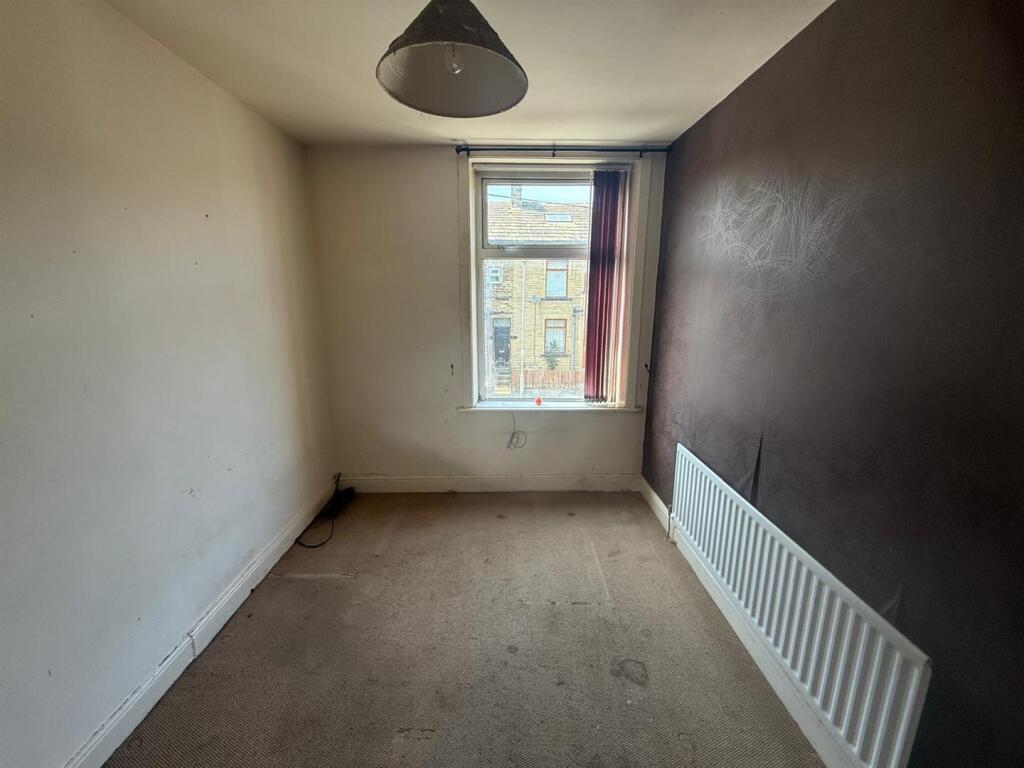 House in Bradford - View 5