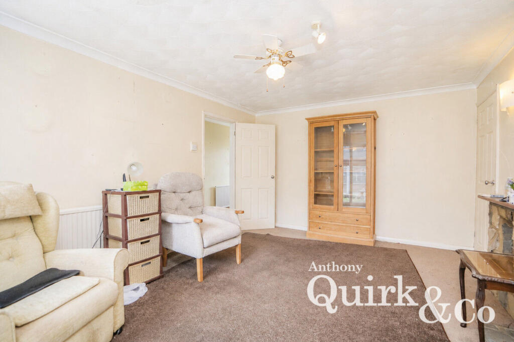 House in Castle Point, Canvey Island - View 3