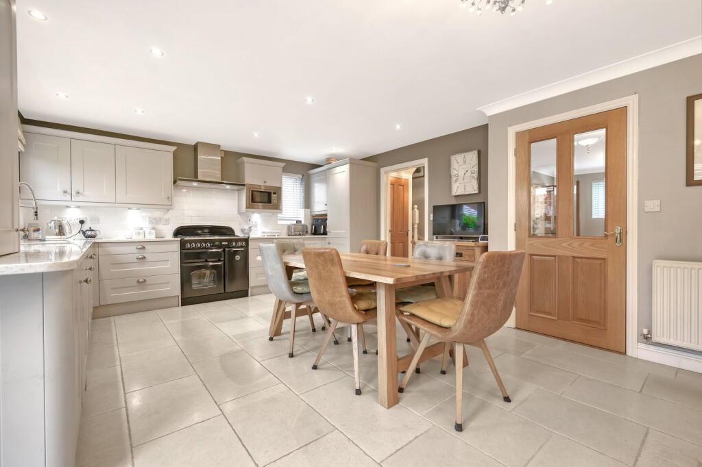 House in Uttlesford, Flitch Green - View 4