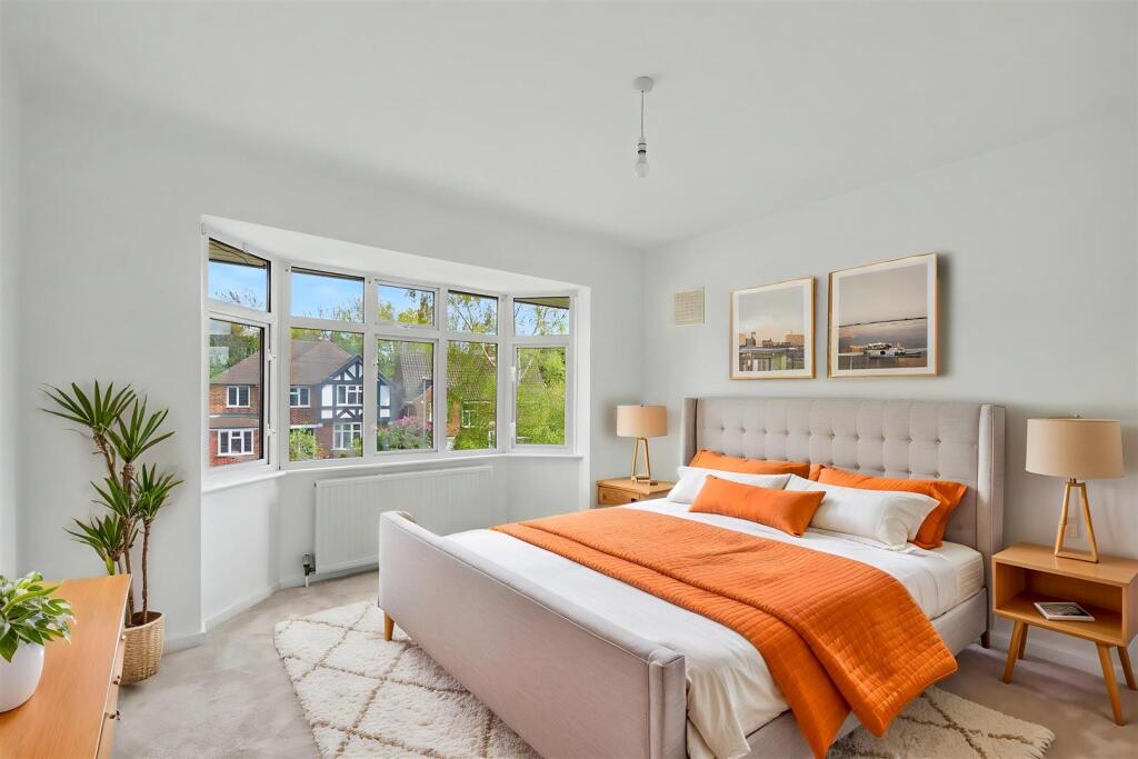 House in Nottingham, Bramcote - View 4