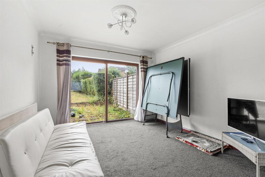 House in High Wycombe, Castlefield - View 5