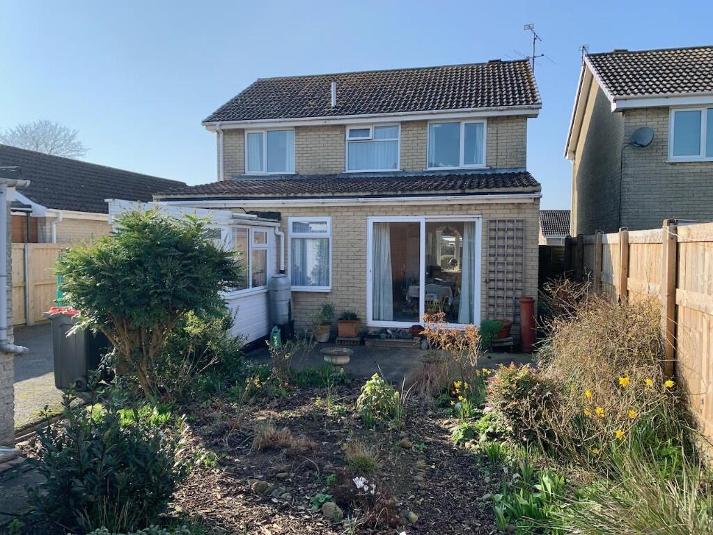 17 Millfield Close, Pickering, North Yorkshire, YO18 8DP photo 2