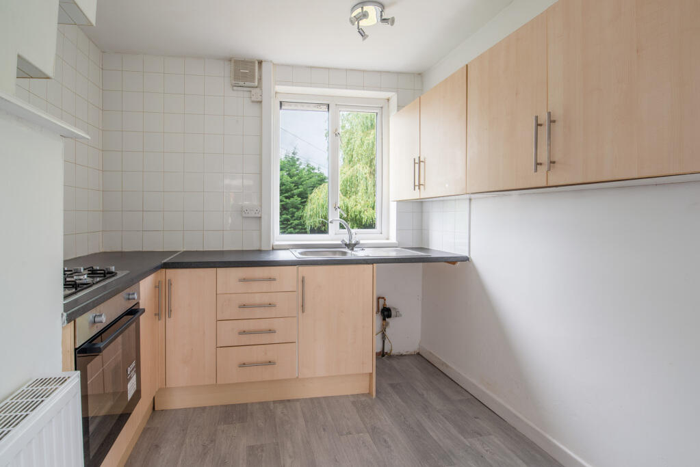 House in Bingley, Ferncliffe - More