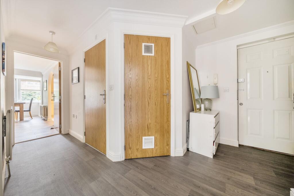 Apartment in Rushmoor, East End, North Town - More