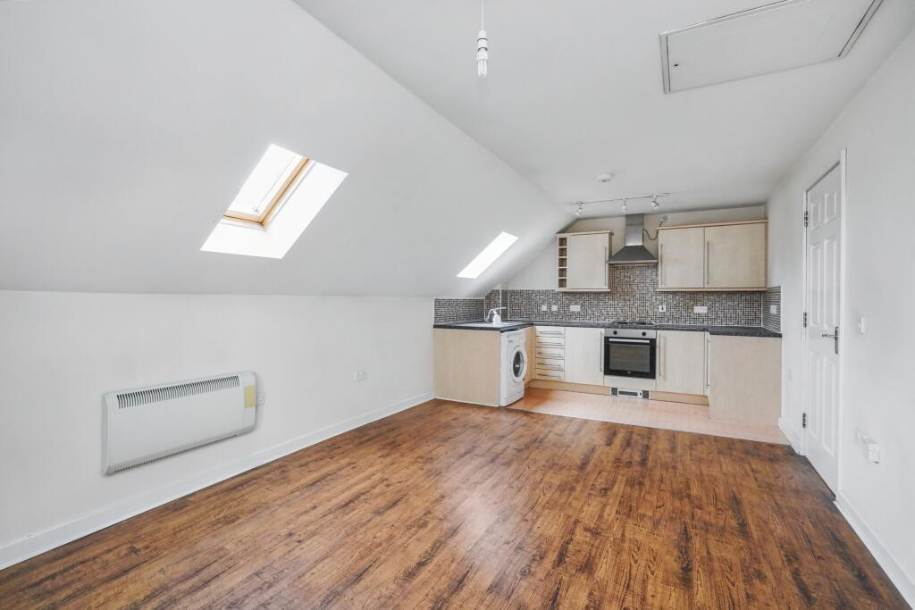 10 Catherine Court, Moor Street, Burton-On-Trent DE14 3TJ photo 4