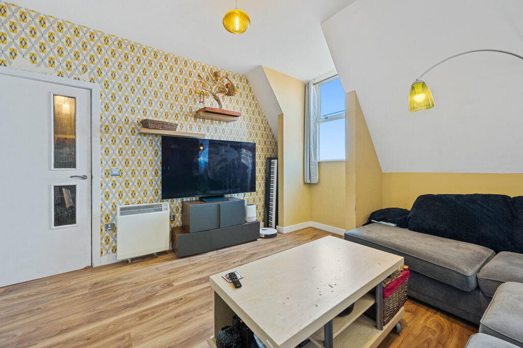 Apartment in Kettering, North Northamptonshire - View 5