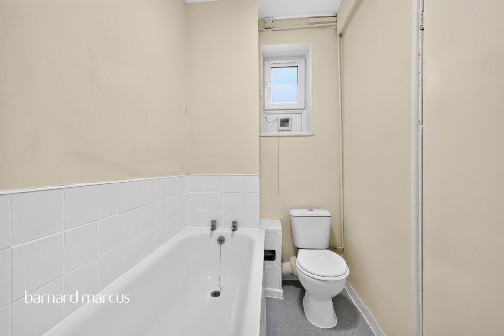 Apartment in London, Crawford Estate, Camberwell - View 5