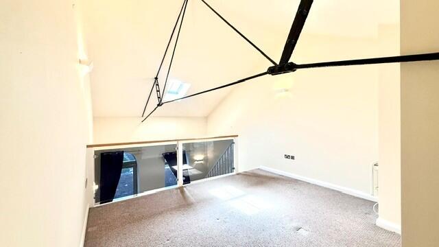 Apartment in Sheffield, South Yorkshire - More
