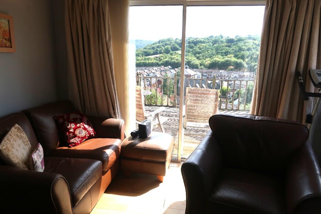 Park Place, Newbridge, NP11 photo 2