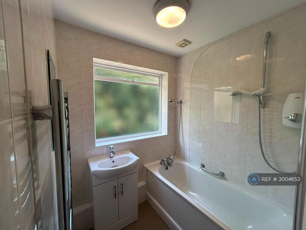House in Kingston upon Thames - View 4