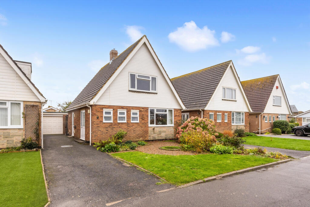 3-bed house on Doone End, Ferring, BN12, £550,000