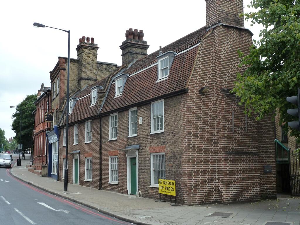 Main image of property: Spencer Court, Wandsworth High Street, Wandsworth, SW18 4JJ