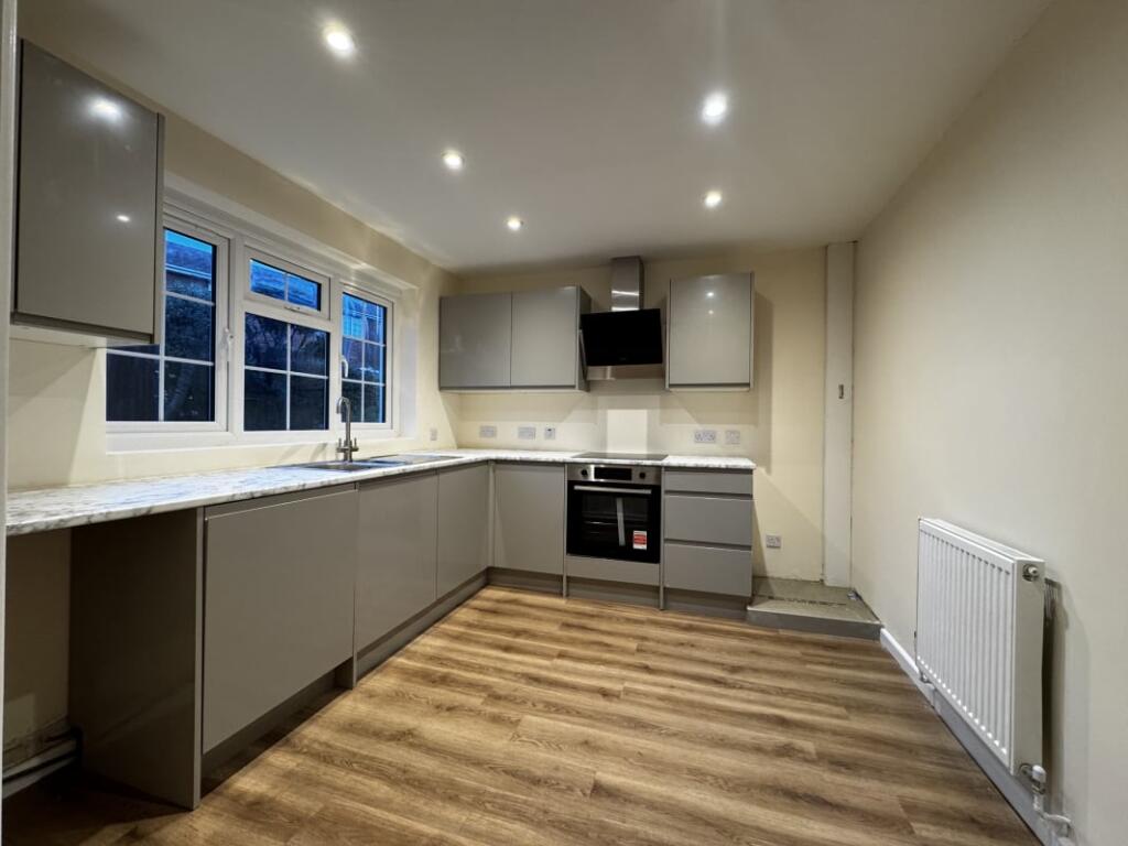 Additional image 2 of Batterdale, Hatfield, AL9